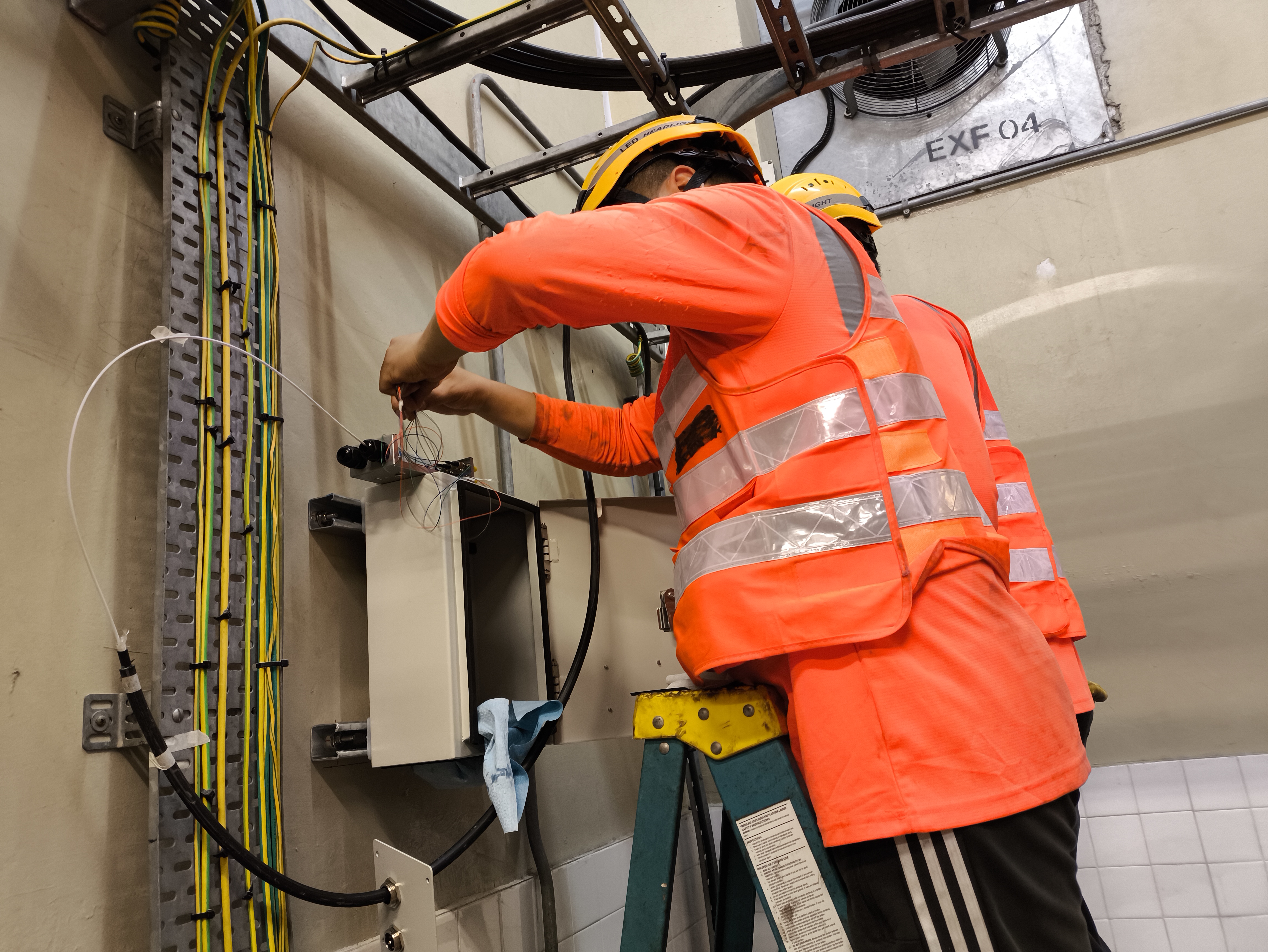 港鐵光纖適配器安裝工程